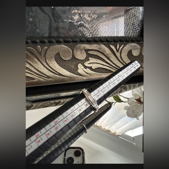 10k gold diamond ring - Picture 2 of 4